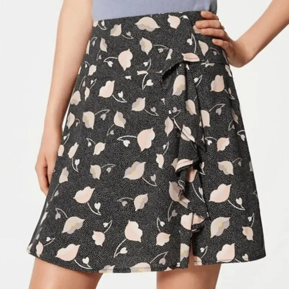 NWT LOFT Women's Floral Faux Wrap Ruffle Mini Skirt Black Pink Size‎ 4 - Picture 1 of 4